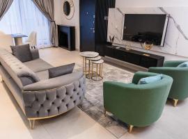 Stylish 2BR Apartment，位于Otinshi的酒店