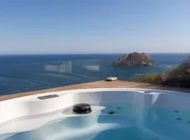 DELFIN Luxury Villa Water Front Jacuzzi