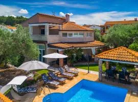 Beautiful Villa Sabrina with pool in Visnjan