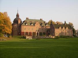 Engsholms Slott - Adults Only，位于MörköKallfors Golf Club附近的酒店