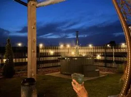 Jej i Jego - Eleganckie domki z balią na wyłączność