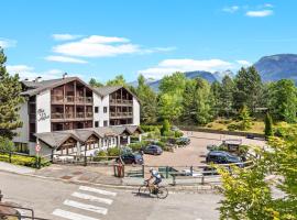 德斯阿尔卑斯公寓式酒店，位于卡瓦莱塞的带热水浴缸的酒店