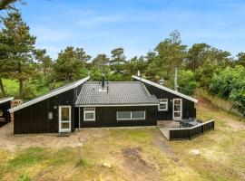 Holiday Home Adrienne - 240m from the sea by Interhome，位于希茨海尔斯的酒店