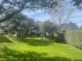 Villa con Jacuzzi exterior y Piscina cubiertos