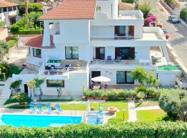 EliMar Villa & Pool，位于克罗托内的酒店