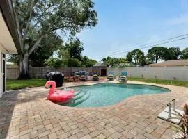 Newly Updated Pool House in Clearwater