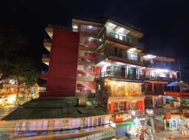 Paila Hostel Lakeside，位于博卡拉的酒店