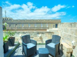 Traditional townhouse, terrace near Valletta WENG1-1，位于弗洛里亚纳的酒店