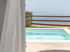 Felicia Exclusive Villa - Private Pool，位于Arnados的带按摩浴缸的酒店
