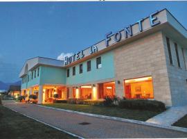 拉丰特酒店，位于Ome的酒店