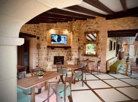 La Quinta Luxury Palace，位于阿尔努埃罗的酒店