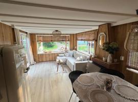 Ibiza style chalet，位于伊科斯特的酒店