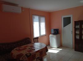 Къща бунгало Градината，位于克拉佩茨的酒店