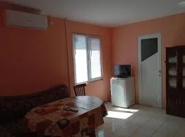 Къща бунгало Градината