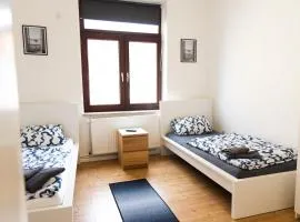 Geräumige Monteurs- und Ferienwohnung mit 3 Schlafzimmern, Balkon und voll ausgestatteter Küche