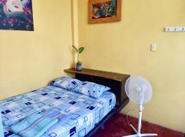 Hostel AYA-NI，位于普卡尔帕的住宿