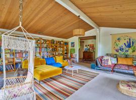 Ojai Vacation Home with Views on the East End，位于奥海的酒店