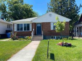 Historic 2 bedroom home in Old Town-main floor