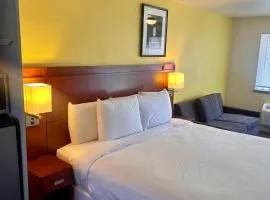 Lakeshore Inn Water Front