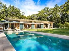 Pine Mountain - luxury rural estate with pool