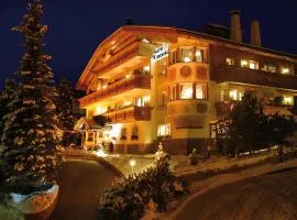 Hotel Garni Concordia - Dolomites Home