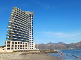 Loddey's Self Catering Apartments - by Beach Collection，位于斯特兰德的酒店