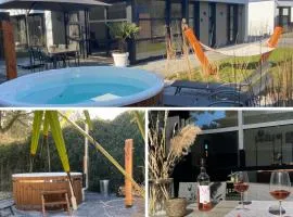 Luxe 4- persoons Veluwelodge met hottub in Ermelo!