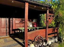 Domek letniskowy nad jeziorem Piaseczno，位于Ludwin的酒店