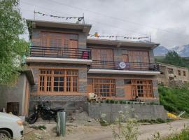 Bros Hostel & Cafe, Sissu，位于Sissu的酒店