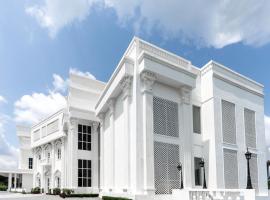 Eden Garden Convention Center，位于Adūr的酒店