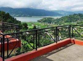 Green Hills Yoga Retreat Nepal，位于博卡拉的酒店