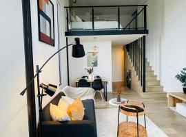 2417 BTS On Nut Siamese87 Two Bedroom LOFT，位于曼谷的酒店