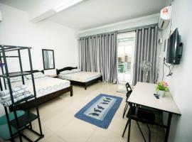 MKB Homestay - Landed Studio room with 2 Queen bed and Free Parking，位于莎阿南的酒店