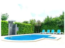 Apartment with pool Renata