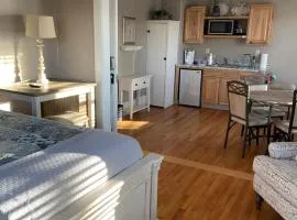 Tavern - The Blue Suite