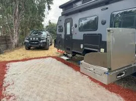 Wild Pines Guest House - Lakeside Luxury Caravans1 and 2