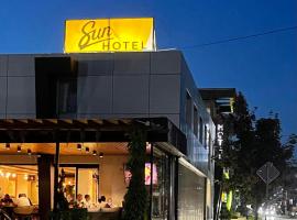 Hotel Sun Loznica，位于洛兹尼察的酒店