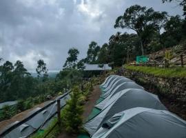 Kolukkumalai camp bookings，位于Suryanelli的豪华帐篷