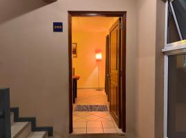 Sapphire 202 TWO ROOM APARTMENT，位于埃比尼的酒店