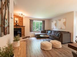 Townhouse On The Golf W Pool Access -aiglon 1717，位于蒙特朗布朗的酒店