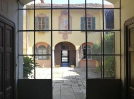 Ortensia riviera d'Orta，位于Gozzano的酒店