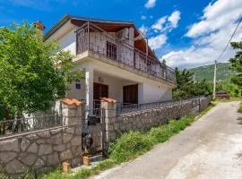 3 Bedroom Gorgeous Home In Karlobag