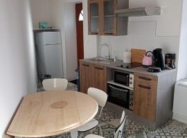 Appart proche toutes commodités，位于Souvigny的酒店