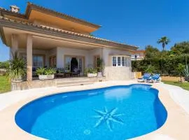 3 Bedroom Gorgeous Home In Cala Bona