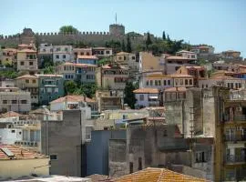 CASTLE VIEW luxury apartment with Free Private Parking