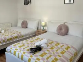 Lovely Rooms in Camden Town-Central London