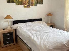 Bonito apartamento Cistierna，位于西斯铁尔纳的酒店