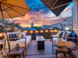 2BR Designer Condo on Trendy East 11th St, Downtown Austin，位于奥斯汀的酒店