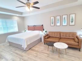 Paradise Park Newly built studio with king bed，位于凯阿奥的酒店