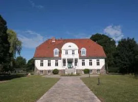 Gutshaus Ganzlin Comfortable holiday residence